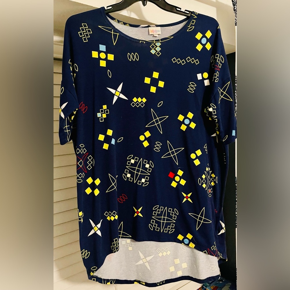 Lula Roe printed shirt size large… wore it 1-2 times